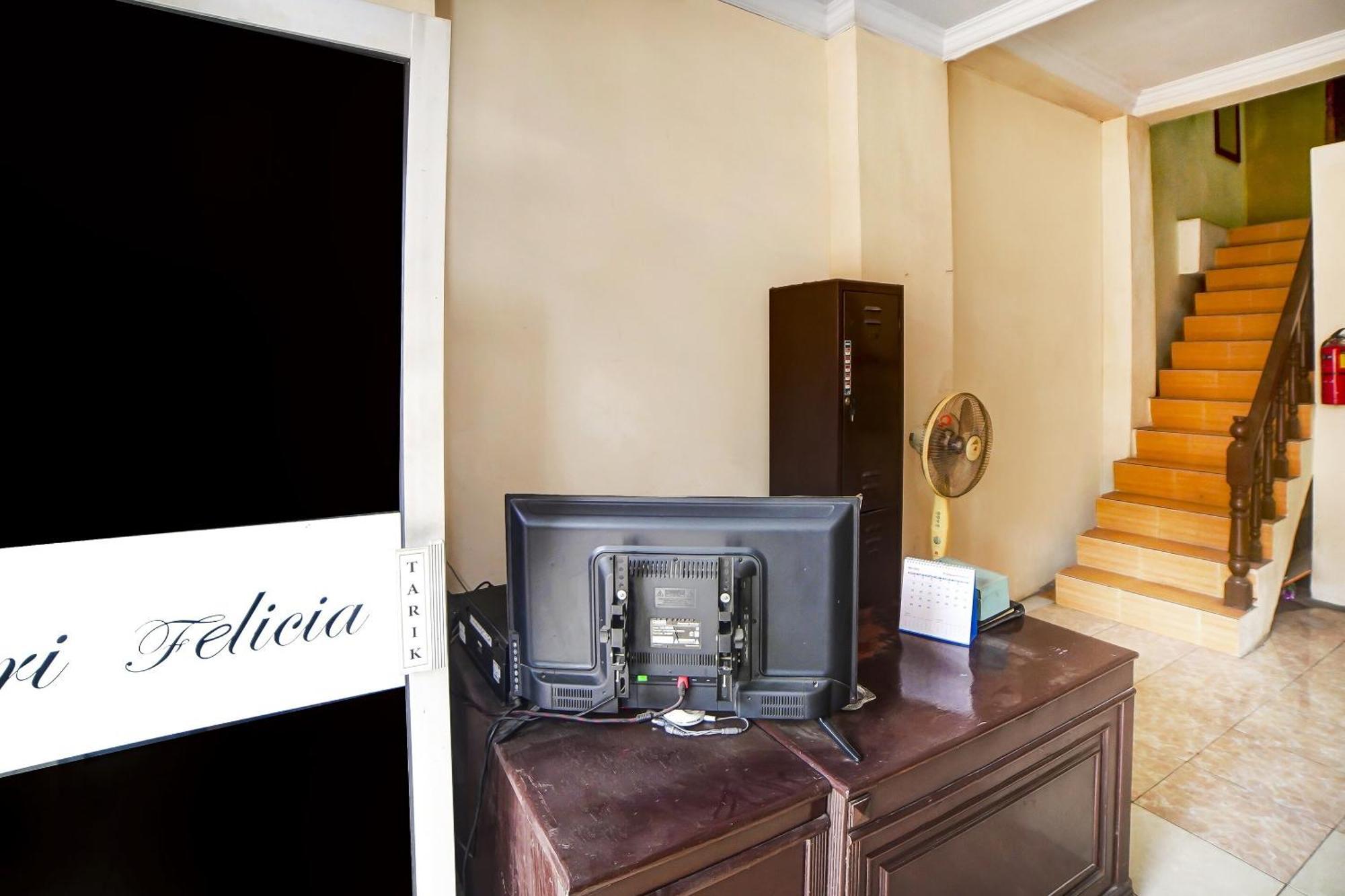 Oyo 91199 Felicia Homestay Medan Eksteriør bilde