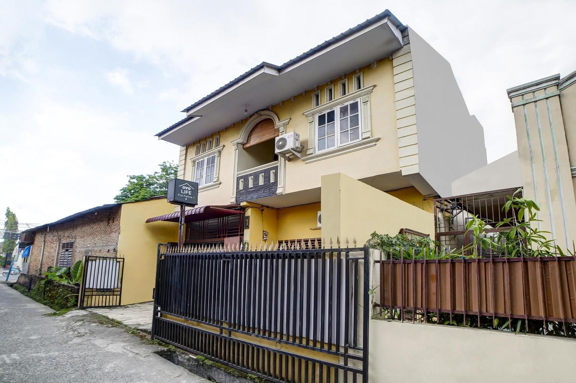 Oyo 91199 Felicia Homestay Medan Eksteriør bilde